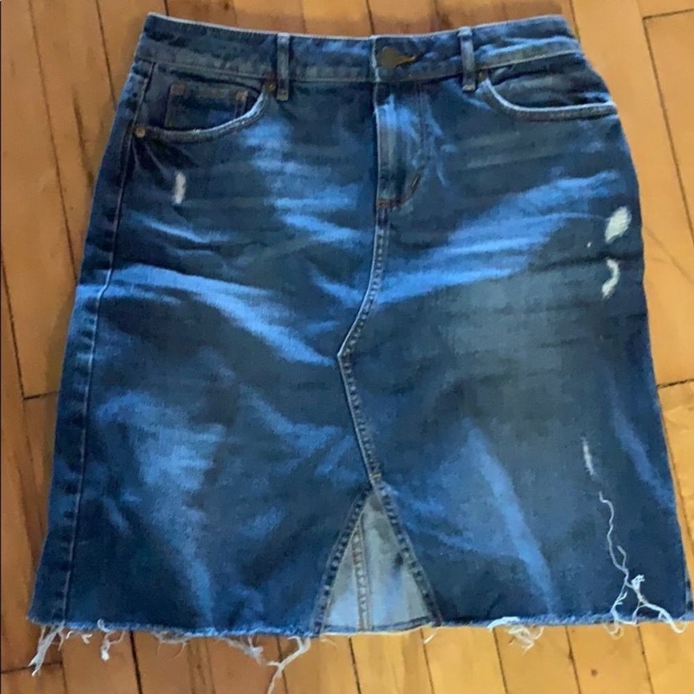 Ann Taylor’s Loft Denim Skirt. Size 4.